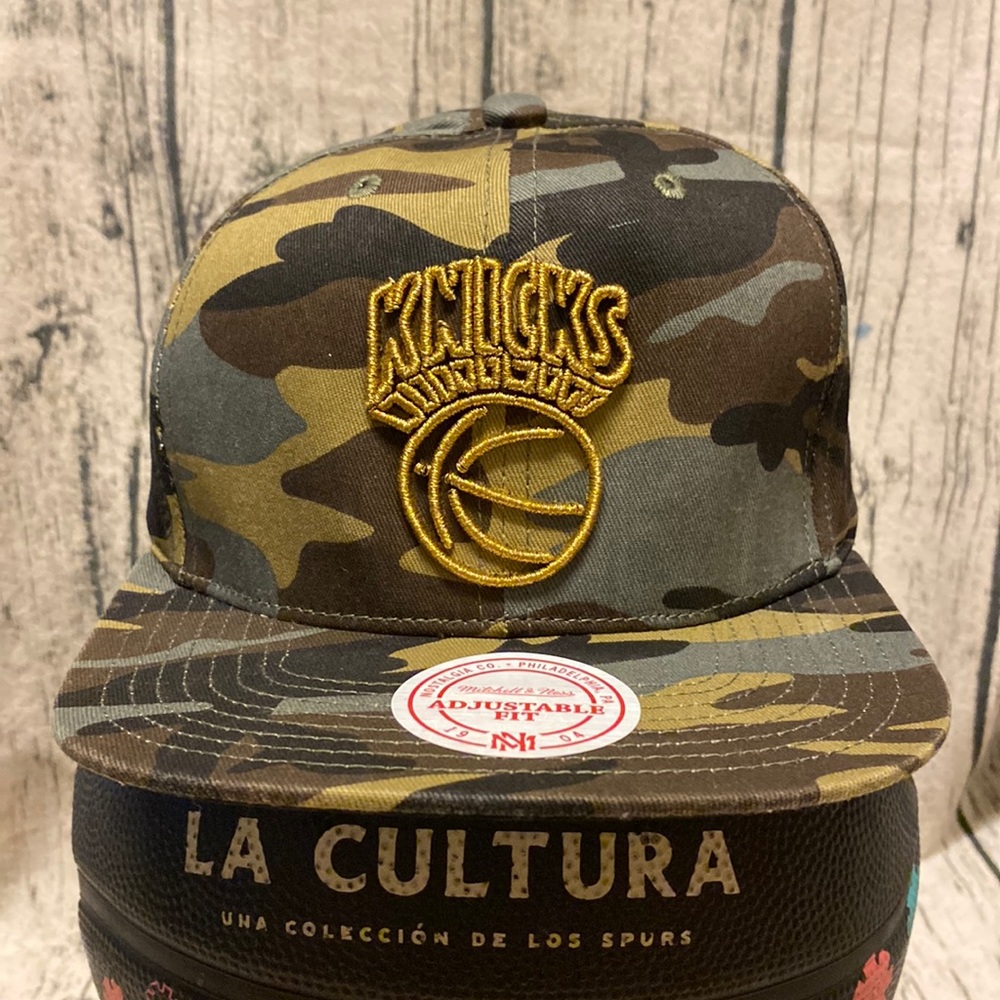 Mitchell & Ness Camo Knicks Snapback Hat